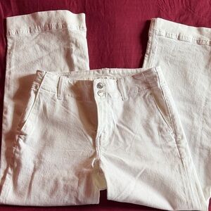 American Eagle Outfitters White Cropped Jeans